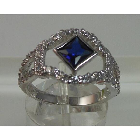 Elegant Vintage Sterling Silver Ring with Simulated Diamond Sapphire | Size 7 - Picture 7 of 8